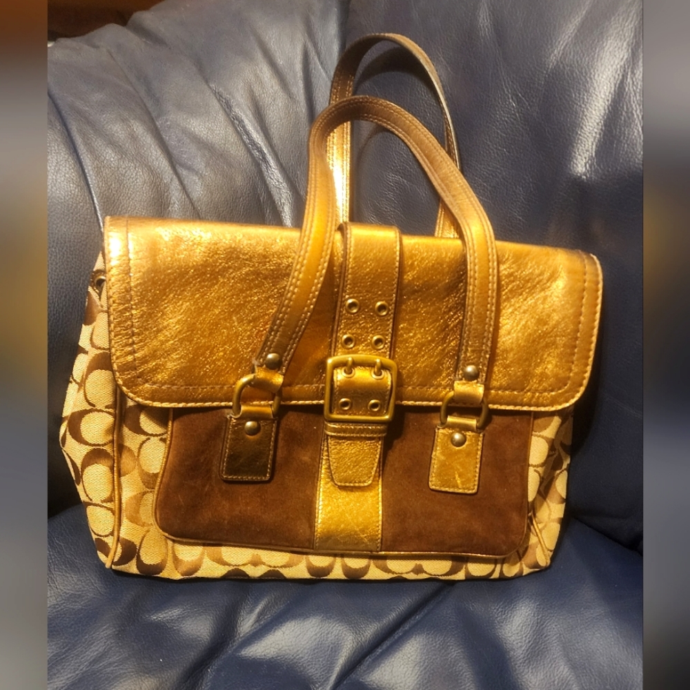 Coach Limited Edition Legacy Signature Gold Suede Handbag k040-1498